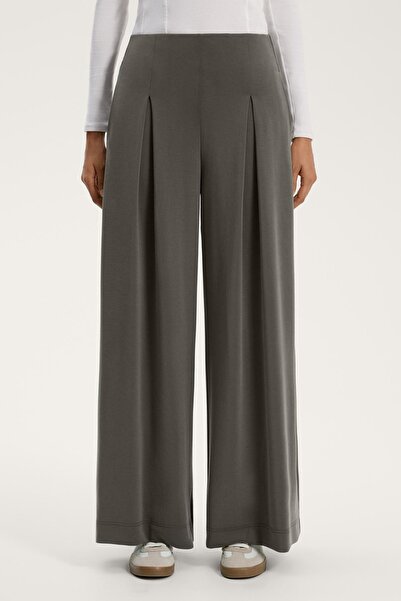 Oysho Wide-leg pleated trousers with soft-touch modal