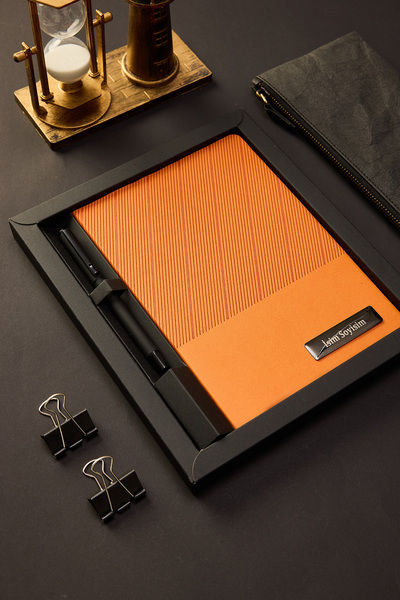 locko Kişiye Özel Hediyelik Kutulu Siyah Kalemli Çizgili 180 Sayfa Turuncu De...