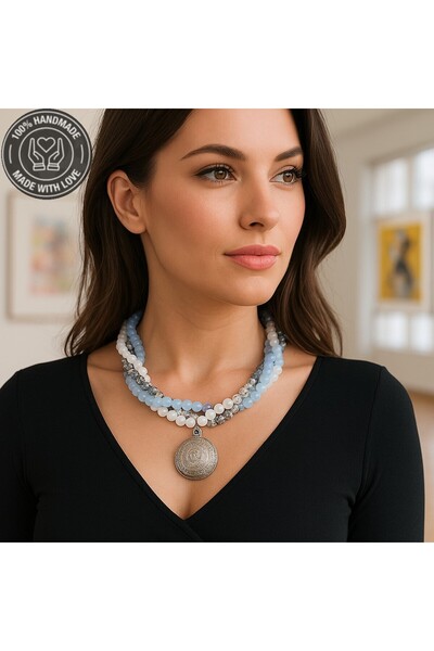 Asteria Elite قلادة من 3 صفوف من كريستال العقيق الأبيض باللون الأزرق الجليدي