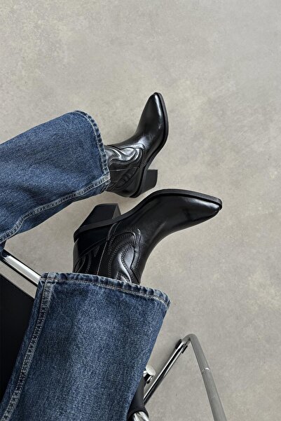 STRASWANS Hadley Kadın Kırışık Deri Topuklu Bot Siyah