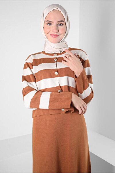 Alvina بدلة تريكو مخططة 44094