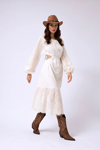 MODA Rochie brodata cu spate decoltat