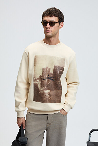GRIMELANGE Alaric Men's Round Neck Front Printed Regular Fit Ecru Sweatshirt