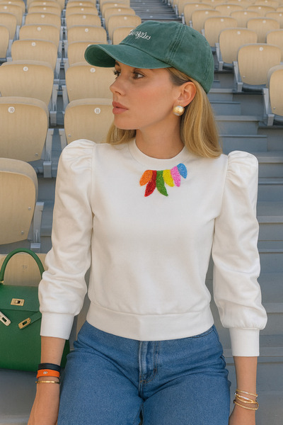 GZ Design Renkli Işleme Detaylı Balon Kollu Beyaz Ince Sweatshirt