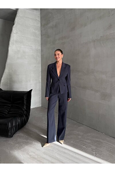 Laluvia Sötétkék ujjú, kétrészes öltöny, amely a derékra illeszkedik