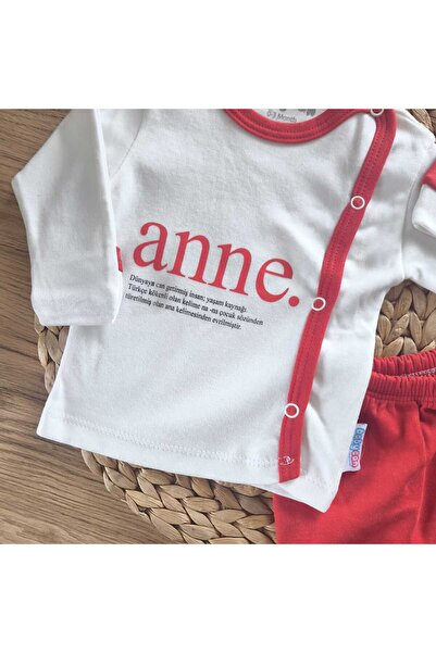 Renata's Unisex Baby Set with a Mother-Themed Design, Consisting of 3 Pieces Including Gloves and Booties.