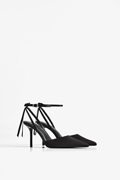 Bershka Fiyonklu topuklu ayakkabı