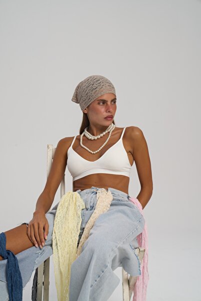 MAI STUDIOS CO. Bandana din dantelă de nurcă cu tăietură triunghiulară Miray