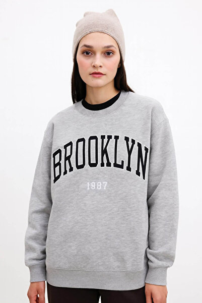 Fashion Friends Crew Neck Oversize Printed Gray Women's Sweatshirt 25K0013K1