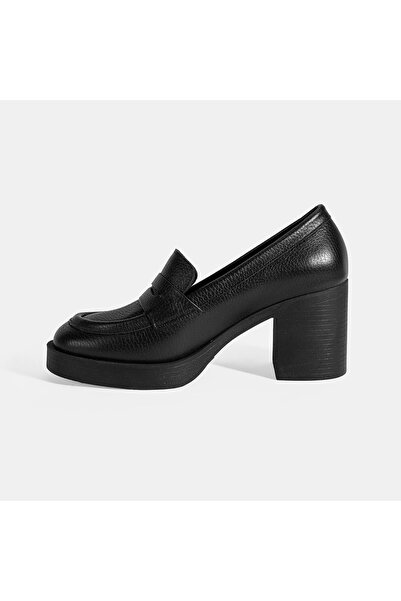 Desa Women's Black Thick Heeled Leather Loafer