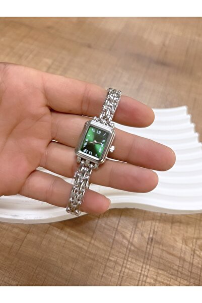 LOOQ Retro Design Vintage Minimalist Women's Wristwatch