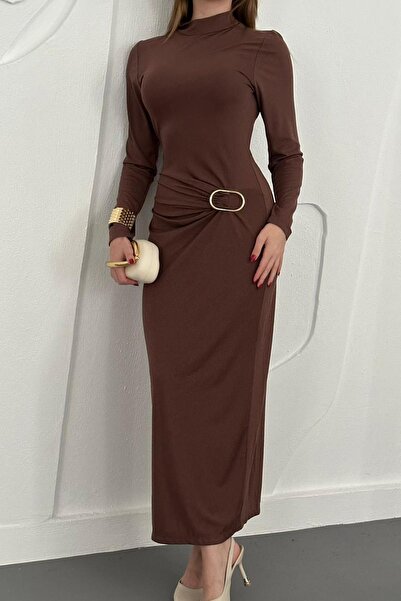 Elbee Fashion Woman Φόρεμα με σχέδιο με αξεσουάρ με αγκράφα μισό λαιμό