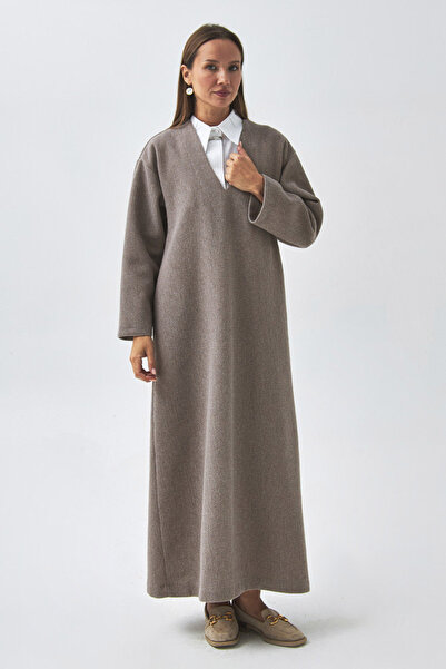 ZÜLAYS V Yaka Çizgi Dokulu Elbise Vizon