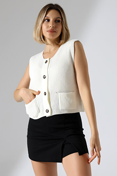 Devinka Women's 4 Button Pocket Short Knit Vest