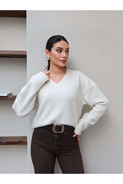 ESRAHELVACI V-Neck Soft Textured Sweater
