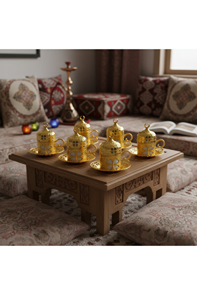 Sena Yonca Desenli 6 Kişilik Porselenli Kapaklı 24 Parça Altın Renk Fincan Seti