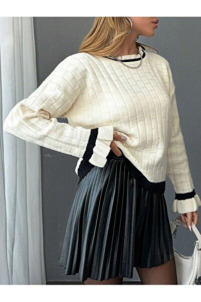 KURGAN TEKSTİL Γυναικείο πλεκτό πουλόβερ με βολάν με λαιμόκοψη