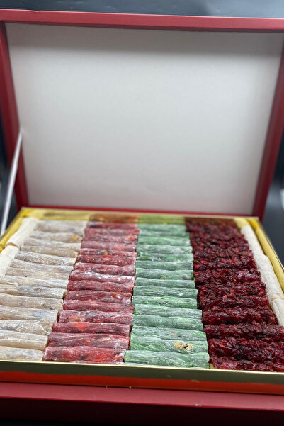 Kutluhan حلوى اللوكم بالفستق في علبة هدايا متنوعة، مع التفاح والزعرور والرمان، 1000 جرام