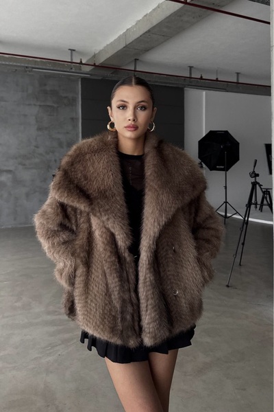 Moderk ZR İthal Çıtçıt Detay Kısa Jakarlı Yakalı Cepli Kürk Ceket Mont