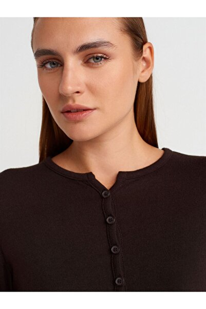 Dilvin Crew Neck Buttoned Detailed Cardigan