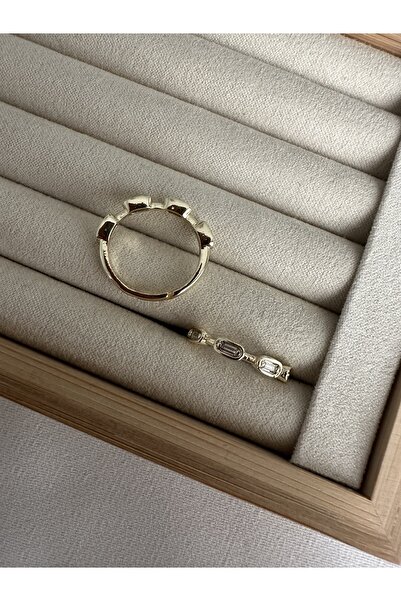 ringbox Gold String Ring