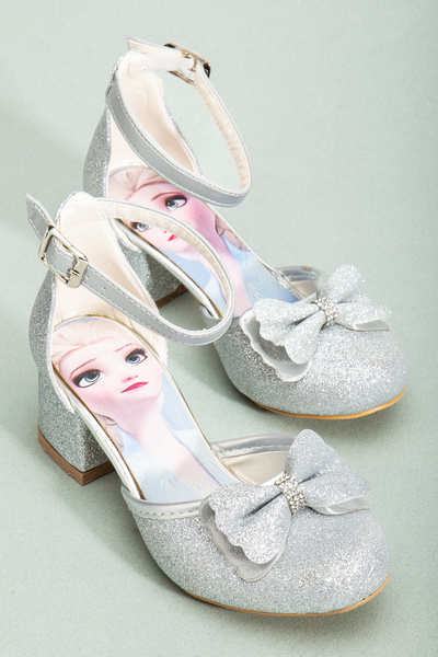 SGF KIDS GÜMÜŞ ÇOCUK KARAKTERLİ TOPUKLU ABİYE AYAKABI