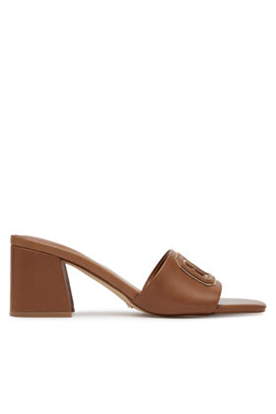 Guess Γυναικείες καφέ σαγιονάρες FLJGASLEA03