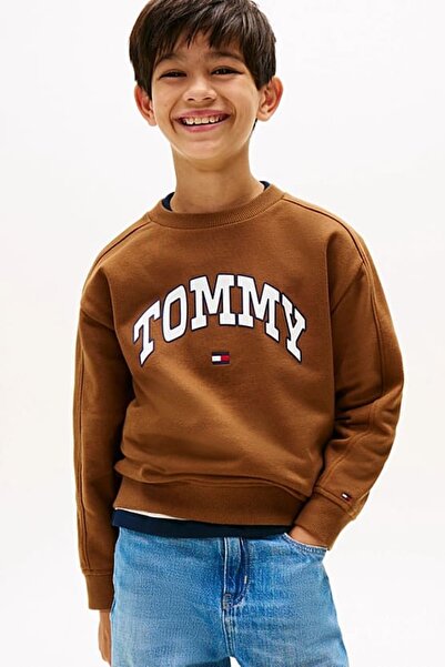 Tommy Hilfiger Erkek Çocuk Regular Kalıp Kolej Stili Baskılı Sweatshirt - Kahverengi