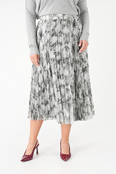 Guzella Plus Size Pleated Midi Skirt