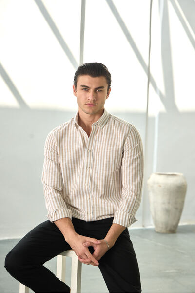 Sulti Slim Fit Bej Çizgili Düğmeli Yaka %100 Pamuk Flamlı Keten Görünümlü Gömlek