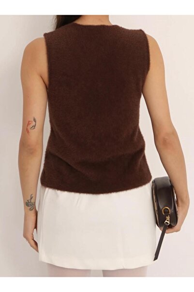 rose tml giyim Women's Soft Three Button Detail Vest Sweater