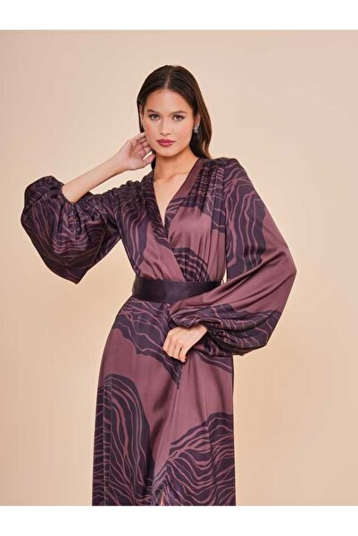 SERPİL Kadın Desenli Uzun Elbise – V Yaka, Yırtmaç Detaylı Şık Tasarım 50955