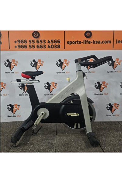 TECHNOGYM Spining Bike دراجه مستعمله بحاله جيده جيم نادى