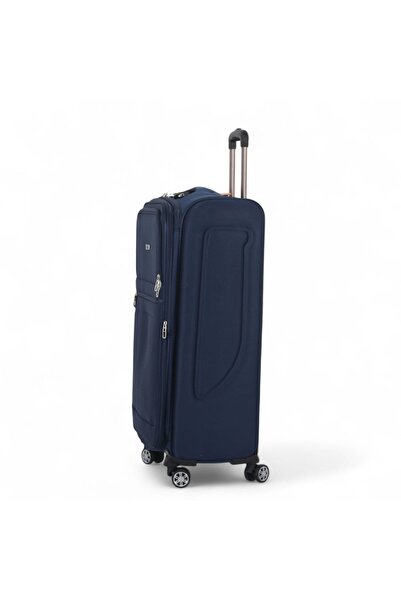 CAPATAN 3-piece canvas luggage set. The bags feature a practical design that's suitable for a variety of trips.