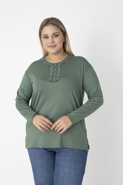 Orly More Viscose Fabric Mini Slit Plus Size Long Sleeve Mother Combed Cotton Blouse with Collar and Button Detail