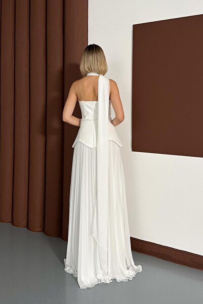 Livanomi Straplez Boncuk İşlemeli Eteği Piliseli Beyaz Abiye Elbise