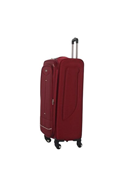 CAPATAN 3-piece canvas luggage set. The bags feature a practical design that's suitable for a variety of trips.