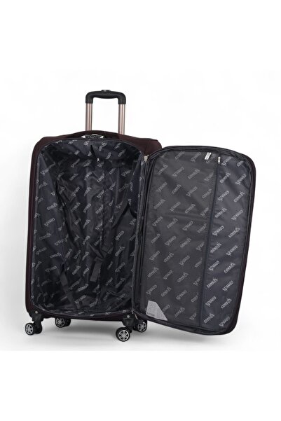 CAPATAN 3-piece canvas luggage set. The bags feature a practical design that's suitable for a variety of trips.
