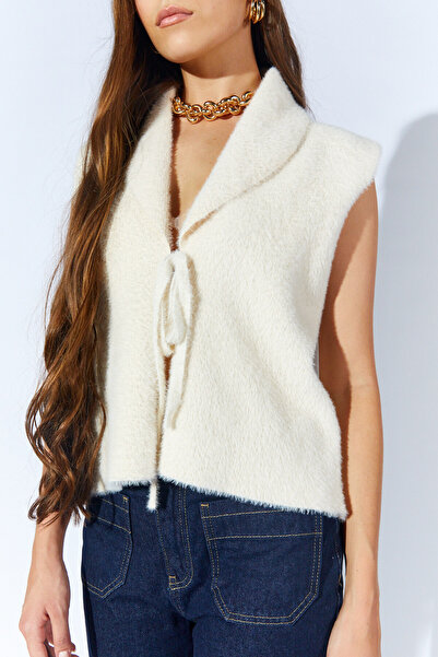 EDITION WOMAN Ecru Front Tie Feathered Knit Vest Ek100379856