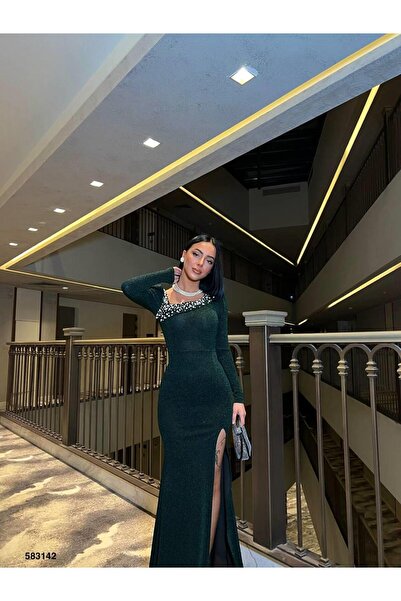 Modafeminen Flowers Esnek Kumaş Yaka İnci Detaylı Yırtmaçlı Abiye Elbise 583142 SİYAH