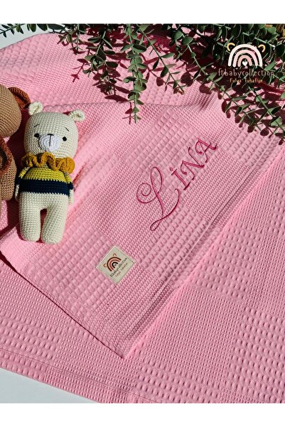 %100 Pamuk Waffle Kumaş Kişiye Özel Nakışlı Bebek Battaniyesi – İsim Yazılabilir (Pembe)
