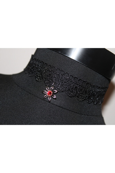 Mournbelle Çelik Çiçek Charmlı Çiçekli Dantel Choker