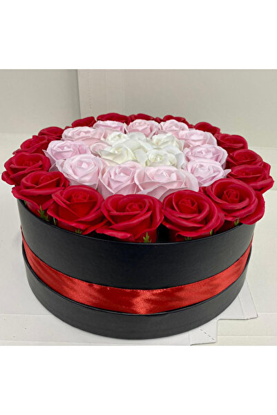 velve Ανθοσυνθεση με 31 σαπουνένια τριαντάφυλλα σε μαύρο στρογγυλό κουτί, κόκ...