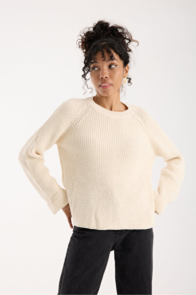 Moda Days Women's Ecru Raglan Sleeve and Single Button Cuffs Crew Neck Glitter Knit Sweater