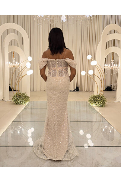 Generic Off-white evening dress embroidered with sequins and pearls with dropped shoulders