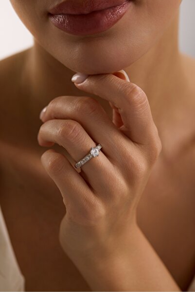 Nereze 925 Ayar Gümüş Ayarlanabilir Rodyum Kaplama Zirkon Taşlı Tektaş Yüzük