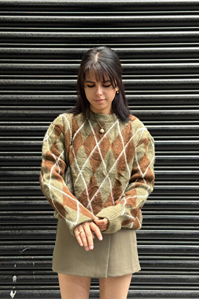 thesunfyre Women's Crew Neck Premium Wool Oversize Diamond Pattern Sweater