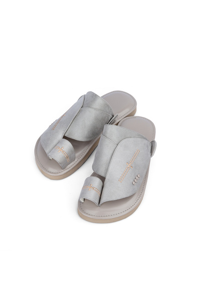 NAYASHIN Gorgeous oriental shoes in embroidered leather