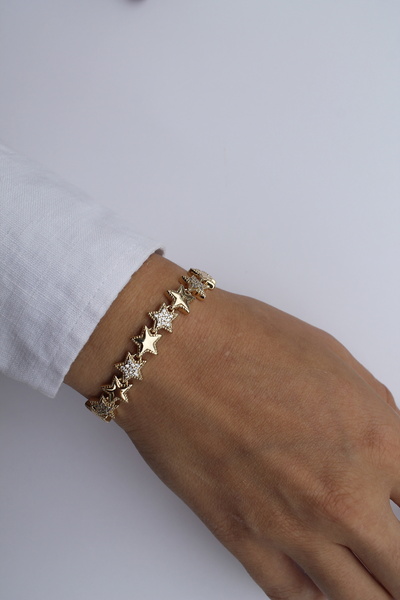 Luvix Design سوار ذهبي اللون مع تفاصيل حجرية على شكل نجمة