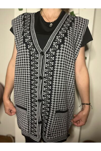 Mako سترة الأم ذات الرقبة على شكل حرف V وأزرار تيريكو ذات ملمس ناعم